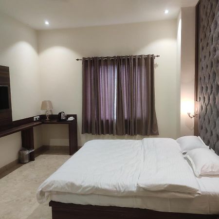 Antares By Rajlaxmi Lucknow Exterior photo